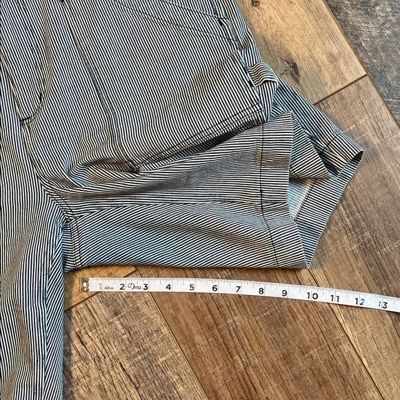 Duluth Trading Co Women’s Carpenter Jean Shorts Size 14 - Picture 10 of 11